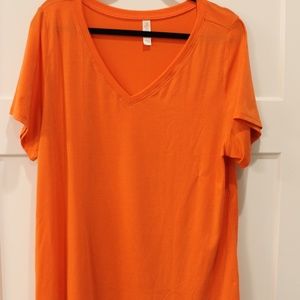 LuLaRoe Christy T shirt